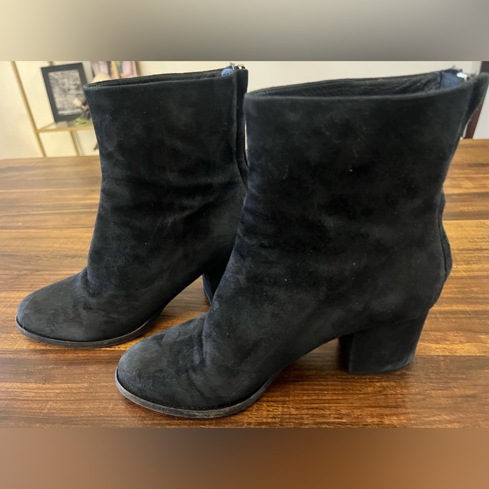 Jimmy Choo Black Suede Ankle Boots. Size 37/7 - Picture 6 of 7